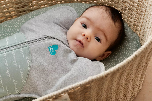 Pourquoi devriez-vous emmailloter votre bébé ?
