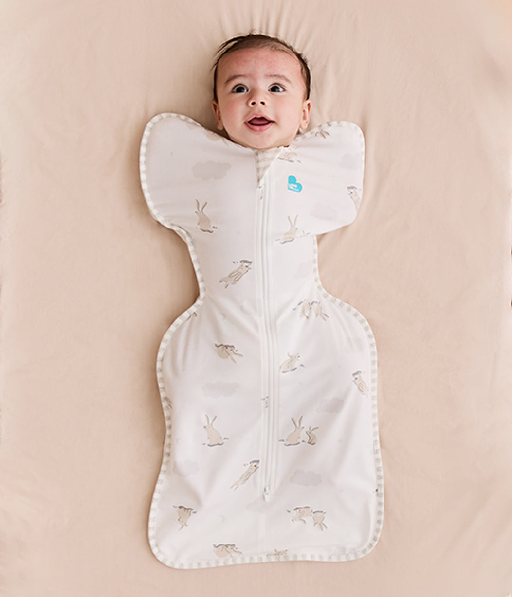 White-Noise-Gerät Swaddle Up Starter Bundle | 1.0 TOG | Weiß Wolken Häschen