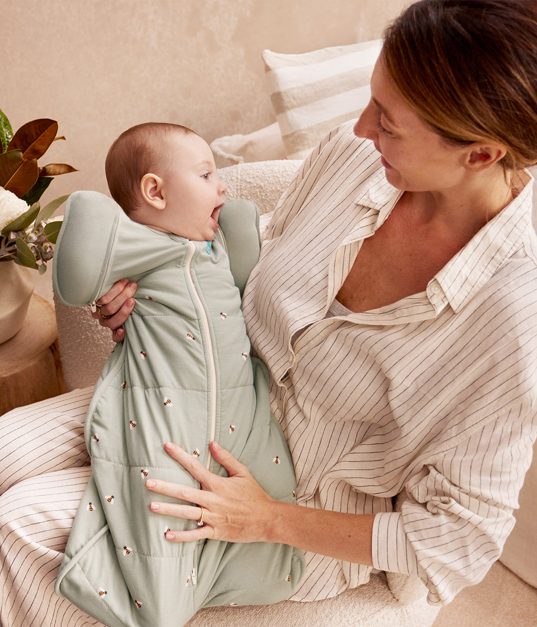 Swaddle Up™ Sac d'emmaillotage transitionnel en coton 2,5 TOG Olive Bees