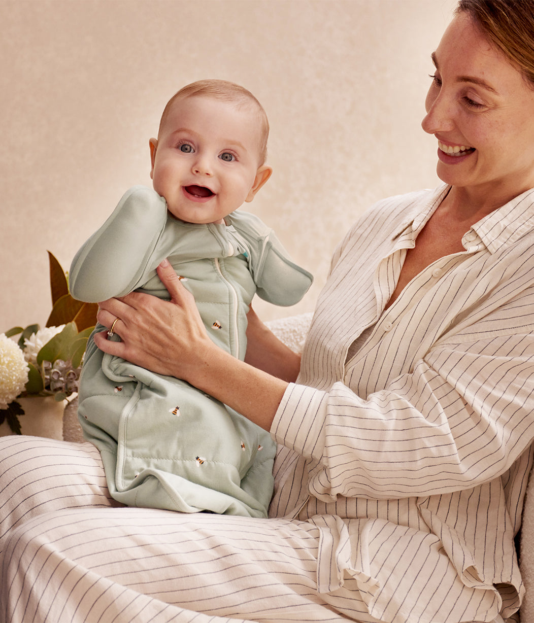 Swaddle Up™ Sac d'emmaillotage transitionnel en coton 2,5 TOG Olive Bees