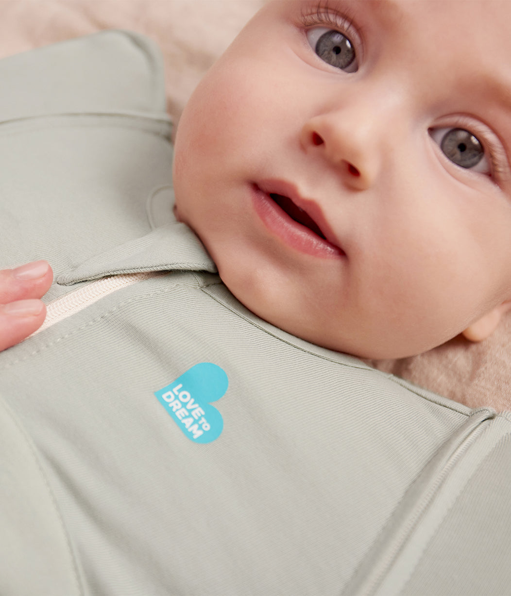 Swaddle Up™ Sac d'emmaillotage transitionnel en coton 2,5 TOG Olive Bees
