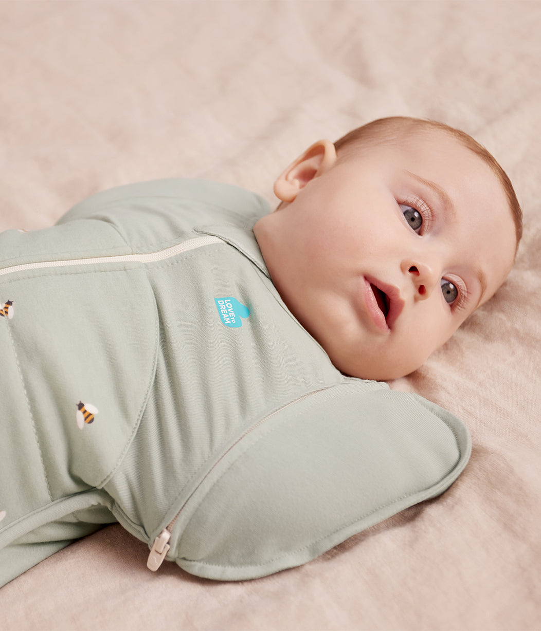 Swaddle Up™ Sac d'emmaillotage transitionnel en coton 2,5 TOG Olive Bees