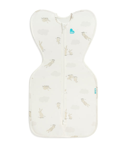 Sac d'emmaillotage Swaddle Up™ en coton 1,0 TOG motif nuages ​​blancs et lapin